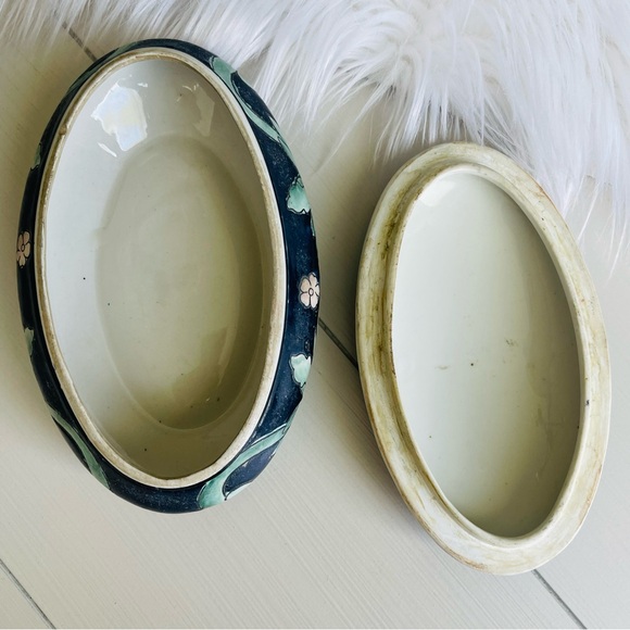 VTG Hand Painted Oval Blue Trinket Box HFP MACAU Sage Green Gilded Pink Flowers - Picture 4 of 13